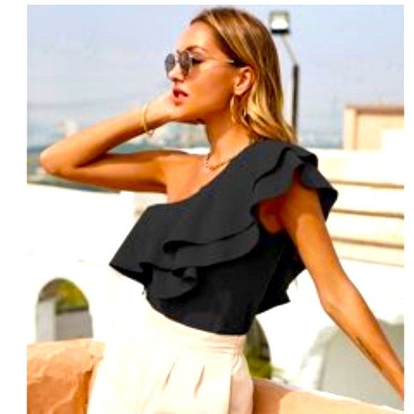 L Black Ruffle detail One Shoulder blouse top size Large cold shoulder black top - Picture 5 of 8